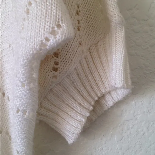 FINAL MARKDOWN Ladies' Cato Crocheted White Shrug (M) - Image 3