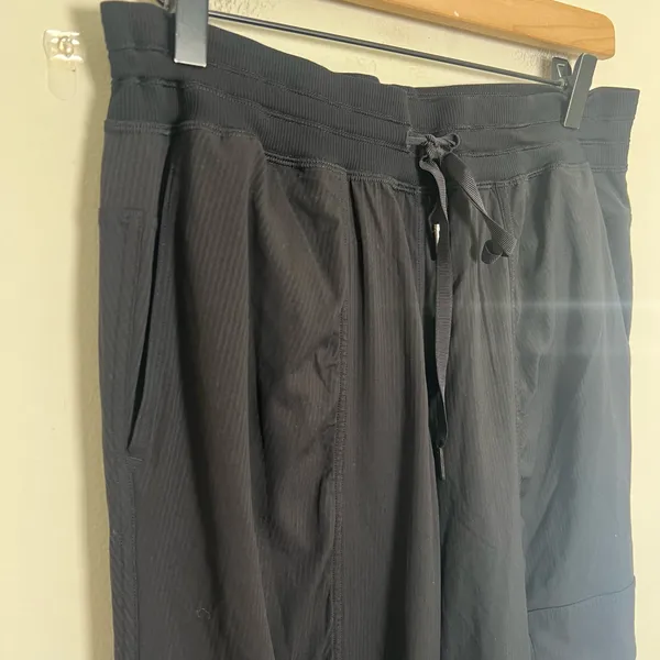 LULULEMON- Dance Studio Relaxed-Fit Mid-Rise Cargo Jogger Black Size M - Image 3