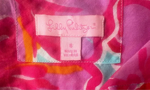 Lilly Pulitzer light weight vibrant long sleeve button up  - Image 2