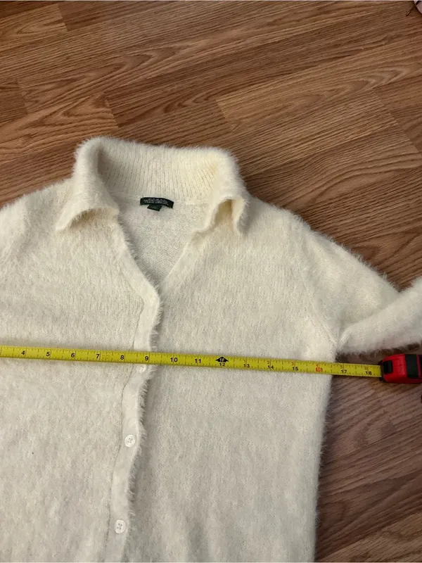 Wild Fable Cream Fuzzy V-Neck Button Sweater Size XS - Image 3