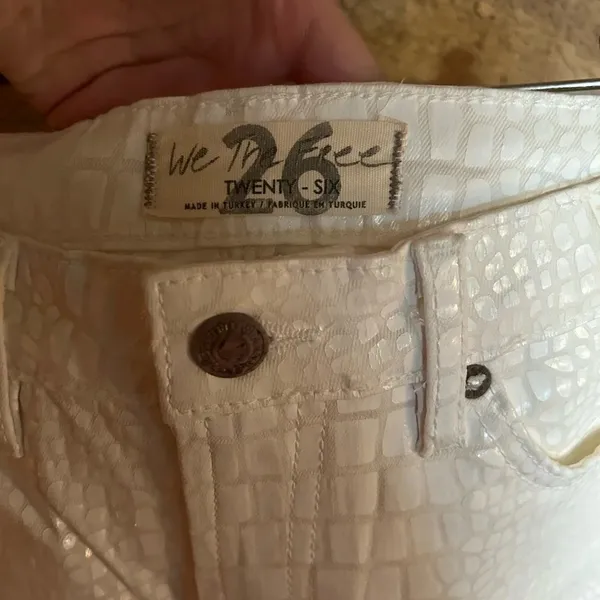 We the Free Crocodile Reptile Patterned White Straight/Skinny Pants Size 26 - Image 2
