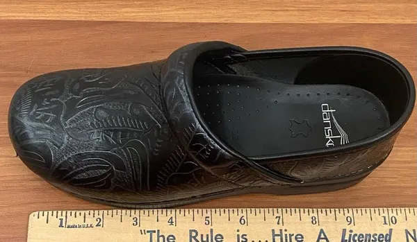 Dansko 906020202 Professional Clog Black Tooled Leather Clogs Size 39 8.5-9US - Image 9