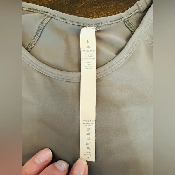 Lululemon Long Sleeve Puffed Shoulders Shirt-Size 8 - Image 2