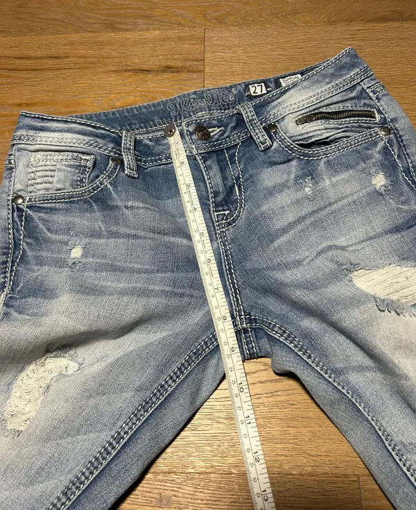 size 27 jeans, size 4 Buckle jeans - Image 9