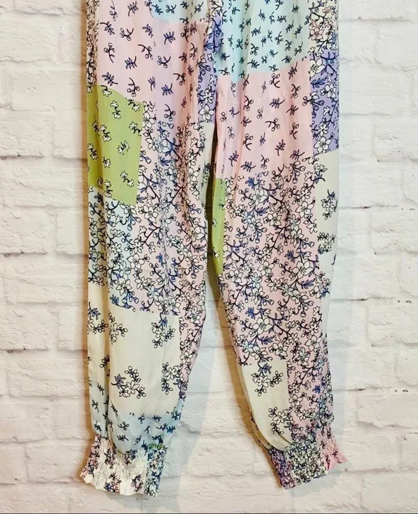 Boutique NEW Floral Patch Pants - Image 10