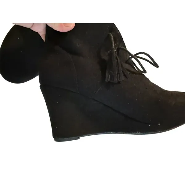 Report Black Suede‎ Wedge Booties Women's Size 9 Fringe Tassel Ties - Image 9