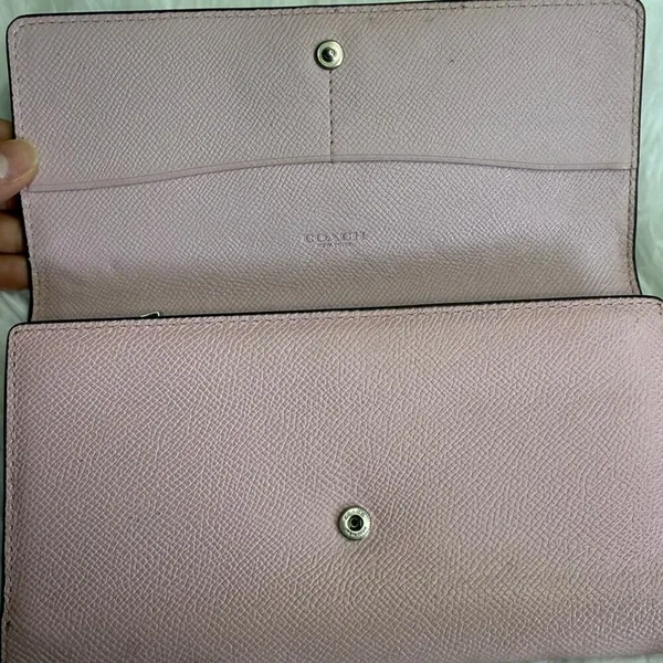 COACH  Pink Wallet - Image 9