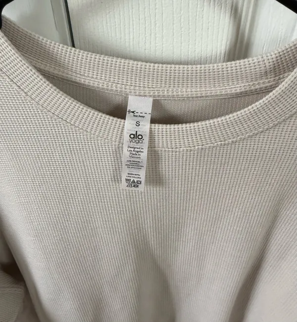 ALO Yoga Women's Waffle Crewneck Sweatshirt - Light Cream - Image 3