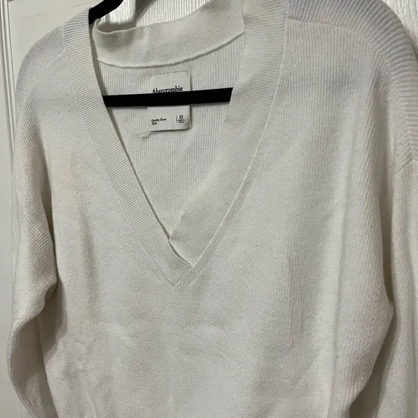 Abercrombie & Fitch v neck white sweater oversized size XS‎ - Image 2