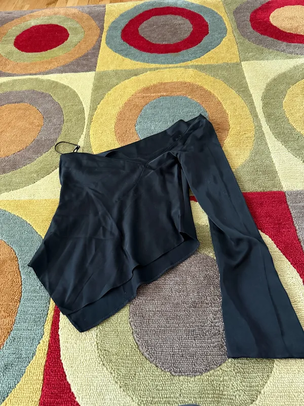 Topshop Black Satin Cowl Neck One Shoulder Blouse Top Asymmetrical Hem Size 4 - Image 3