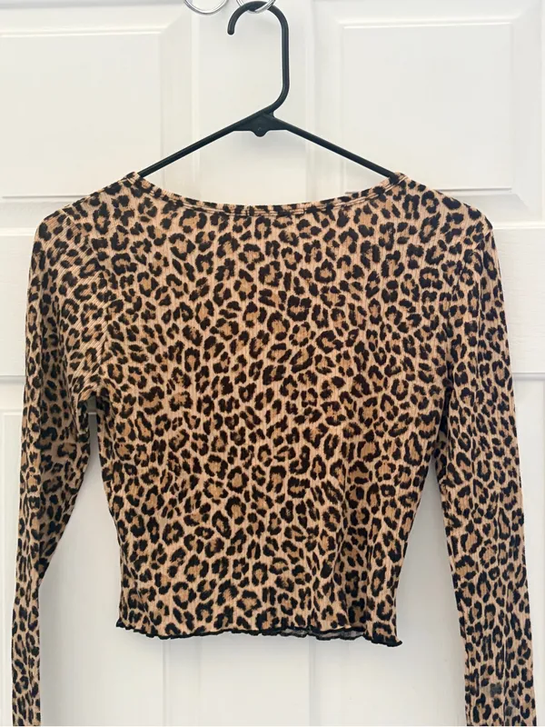 Forever 21 Leopard Print V-Neck Long Sleeve Top - Tan and Black - Image 5
