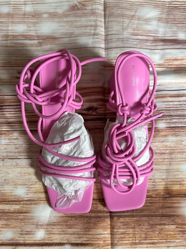 PRETTYLITTLETHING Pink Square Toe Strappy Low 4” Block Heeled Sandals Size 8 NIB - Image 4