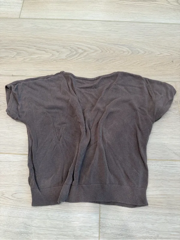 Lulus Basic V Neck Summer Crop Top - Image 3