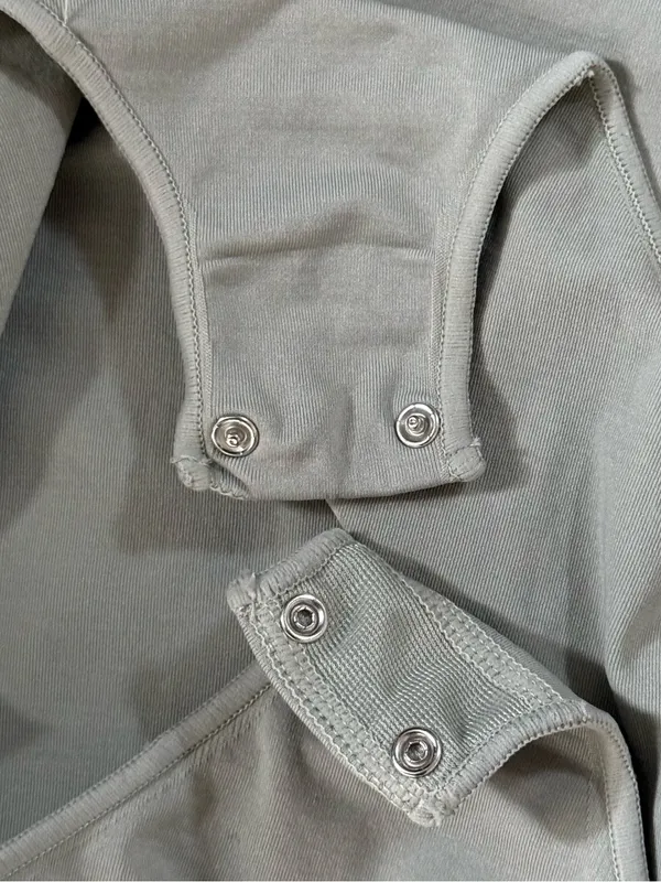 Skims Essentials Seamless Mock Neck Bodysuit Light Grey/Stone Size XXS/XS - Image 6