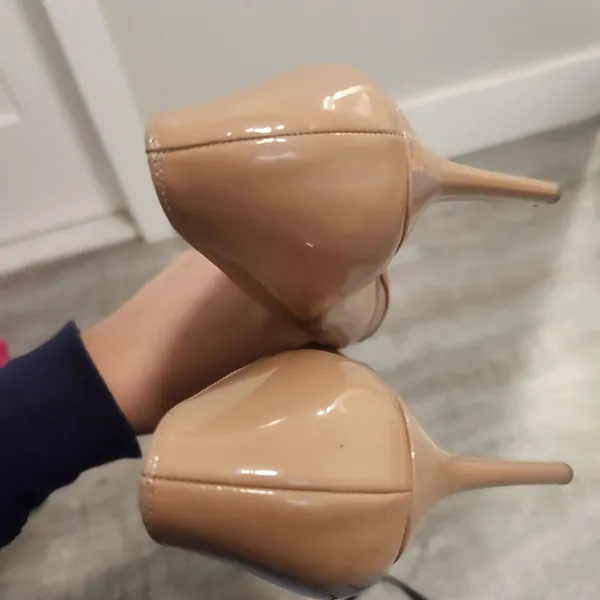 Christian Louboutin Patent Leather Pigalle Platform Heels Size 36 - Image 4