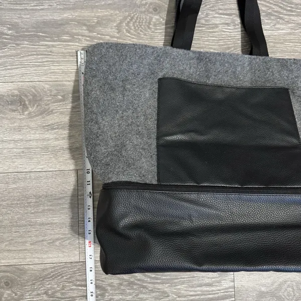 DSW Gray Textured Felt Weekender Tote‎ Travel Bag With Compartment 18x16x7 in - Image 10