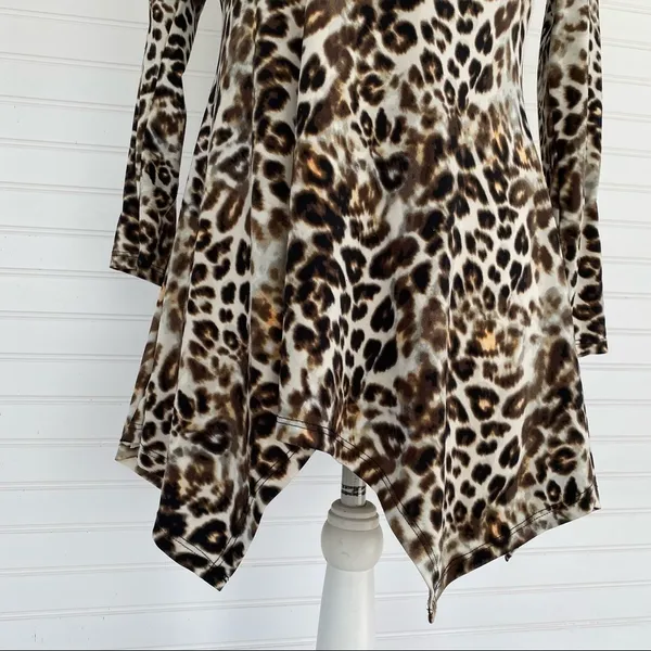 Animal print Tunic‎ Blouse Size Small CHAUS Brown - Image 5