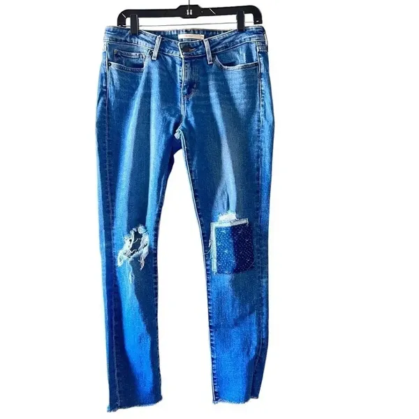 Levi’s 711 Women's Cotton Skinny Distressed Patch Jeans‎ 29 - Image 2