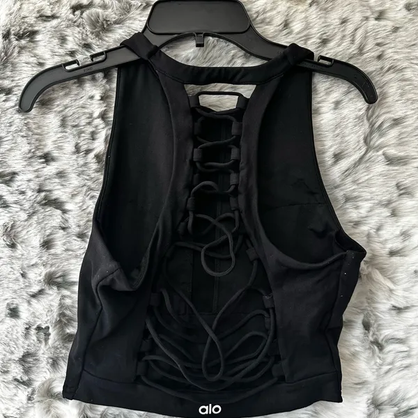 101 ALO open back corset style crop sz small - Image 2