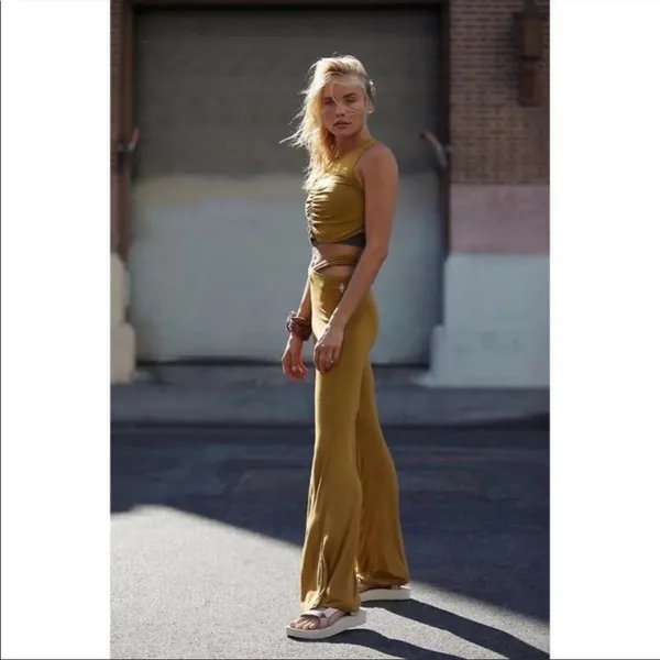 Free People Movement Cross Over Set - Image 2