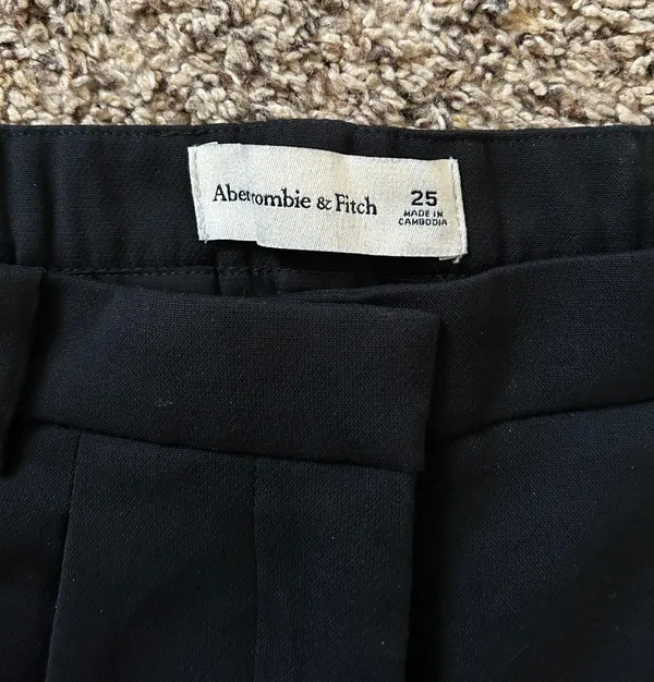 Abercrombie Sloane Low Rise Tailored Short - Image 3