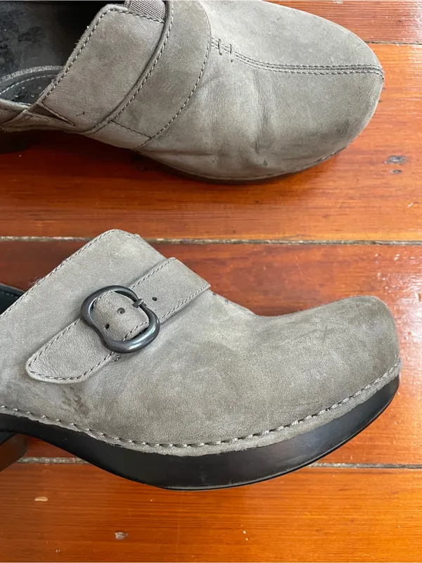 Dansko Tamara Grey Nubuck Buckle Comfort Clogs Sz 40 (US 9.5-10) 🧡🎀 - Image 7