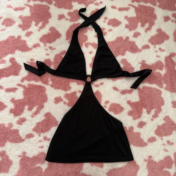 Sultry Black Cut-Out Halter Top / Mini Dress w Ring Detail 🔥 Y2K | Beach Club | Festival | Coachella | XS - Small New!! - Image 2