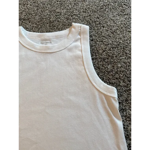 Old Navy Women's Snug White Ribbed Tank Top Size Small - Image 4