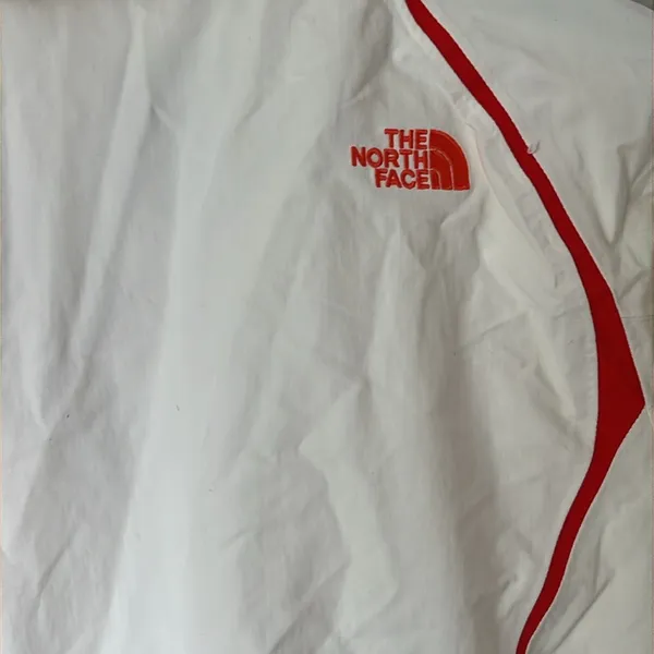 North Face Women’s Triclimate Kodiak White Jacket size medium 🕶️ - Image 7