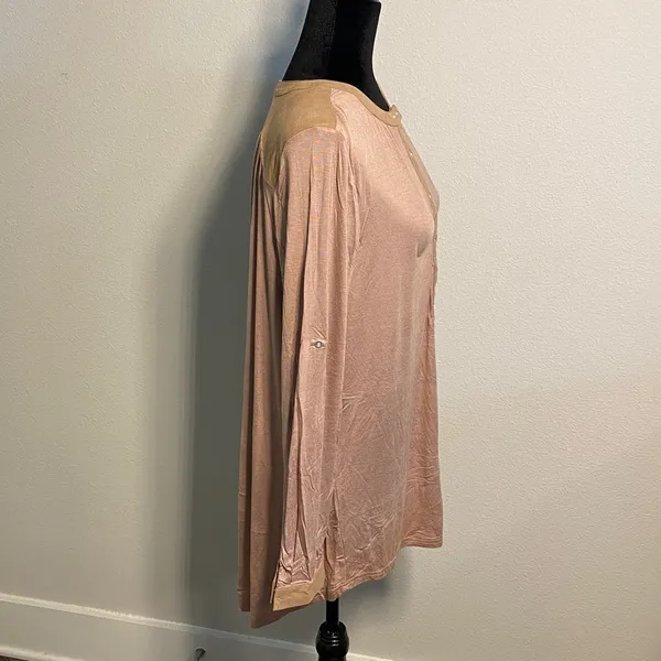 Very J Henley Button Neck Hi-Low Top Blouse Roll Sleeve Taupe Medium - Image 5