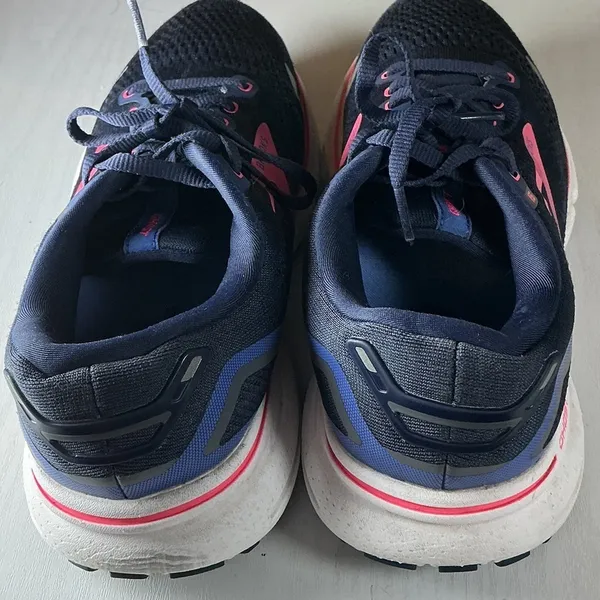 Brooks Women's Athletic Shoes in Black and Pink b52 - Image 4