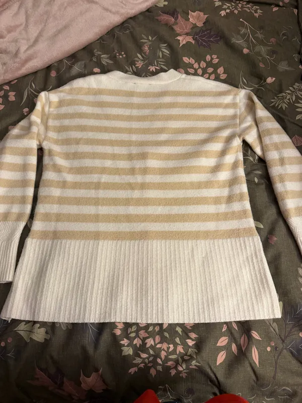 Tahari Cardigan Sweater - Image 6
