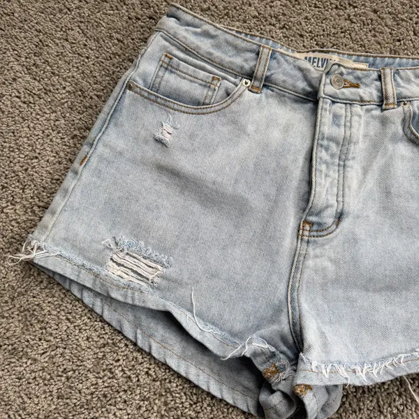 Brandy Melville Light Wash Denim Jeans Shorts Size 29 Button Fly 100% Cotton - Image 3