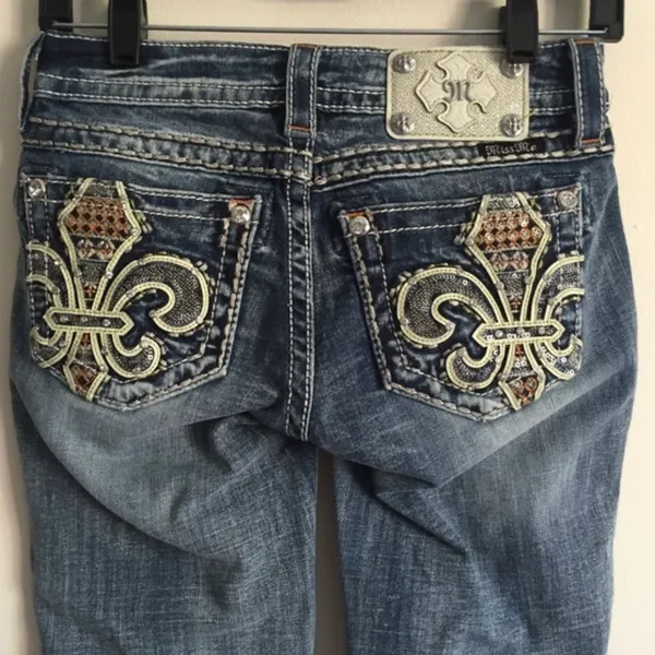 Fleur-De-Lis Sequin Rhinestone Embellished Cuffed Capri Jeans - Image 5