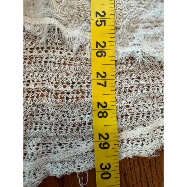 Free People‎ White Embroidered Mesh Knit Oversized Boho V-Neck Top Medium - Image 4