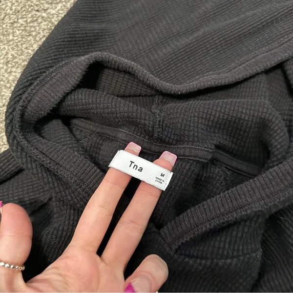 Aritzia TNA Black Waffle Knit Hoodie Medium - Image 2