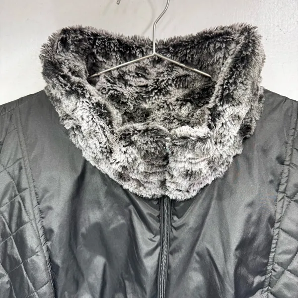 Reversible Vest Leopard Faux Fur Quilted Black with Fur Trim Vintage Y2K Mobwife - Image 9