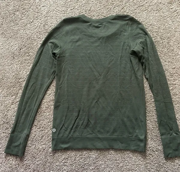 Lululemon Long Sleve Top - Image 3