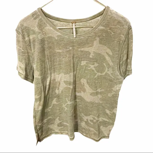 Free People Size XS Green Camouflage Tourist Crewneck Short Sleeve Tshirt - Image 2