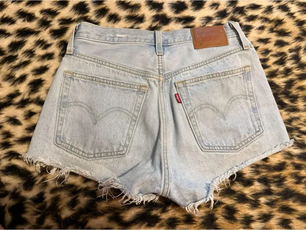 Levi’s 501 Shorts - Image 2