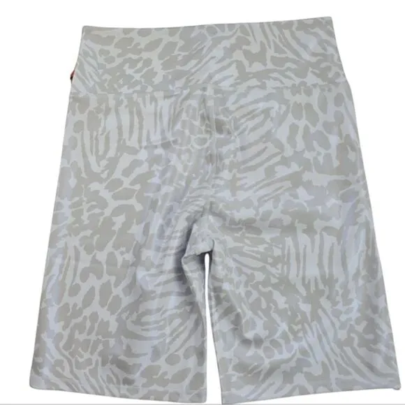 Good American NWT Essentials Leopard Foil‎ Bike Shorts Women's size 3 - Large - Image 4