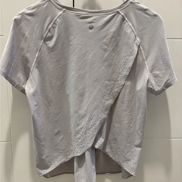 Lululemon Women's Light Gray Top - Image 2