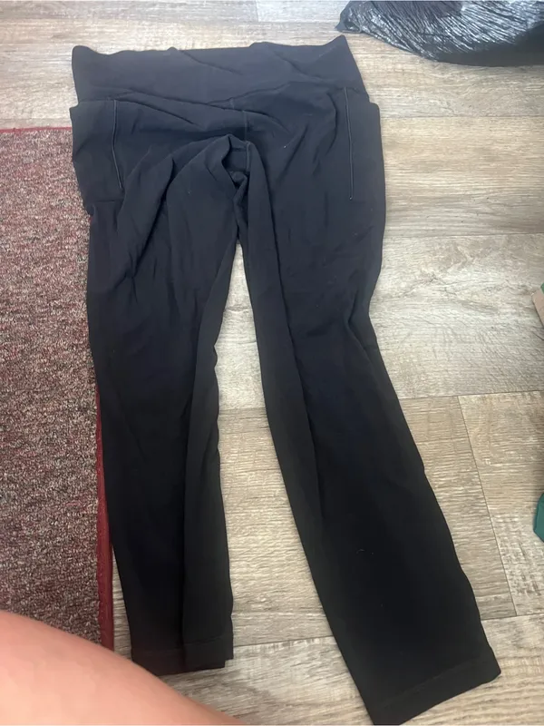 Athleta large leggings 7/8 length - Image 3