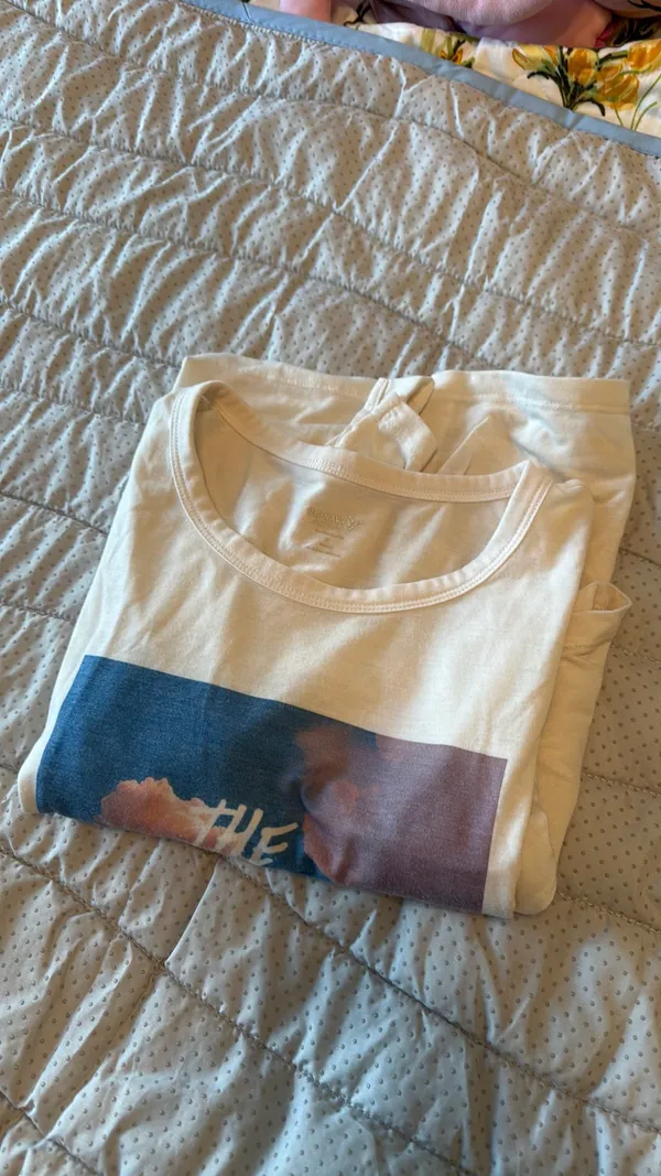 Old Navy Active Crop Tee - Image 3