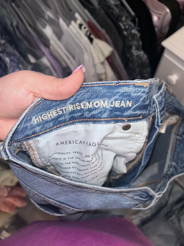 American Eagle Mom Jeans - Image 4