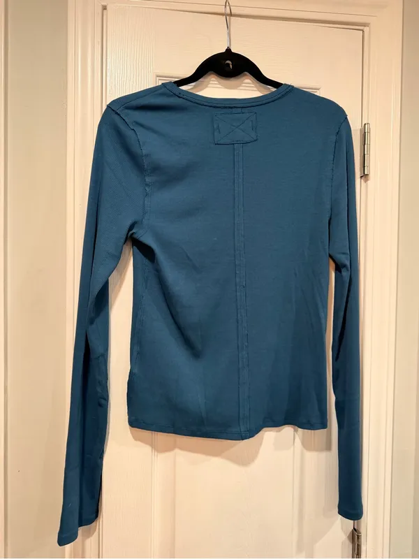NWOT We The Free Size L Free People Ribbed V-Neck Long Sleeve Fitted Top Raw Hem - Image 7