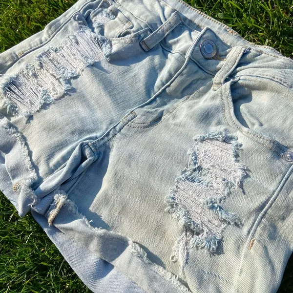Light Wash High Waisted  Shorts - Image 3