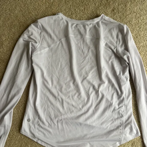 Lululemon Athletica Light Gray Long Sleeve Shirt - Image 2