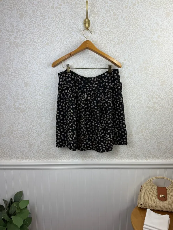 Madewell Black and Tan Floral Print Mini Ruffle Side Zip Skirt - Size - 12 - Image 3