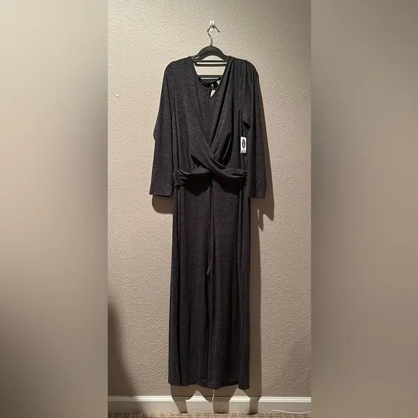 NWT Old Navy Charcoal Gray Twist-Front Wrap Jumpsuit sz XL - Image 3